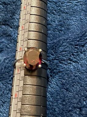 NWOT Classic Garnet Oval Ring in Deep Red Sterling Silver sz 7